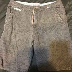 Modern amusement shorts